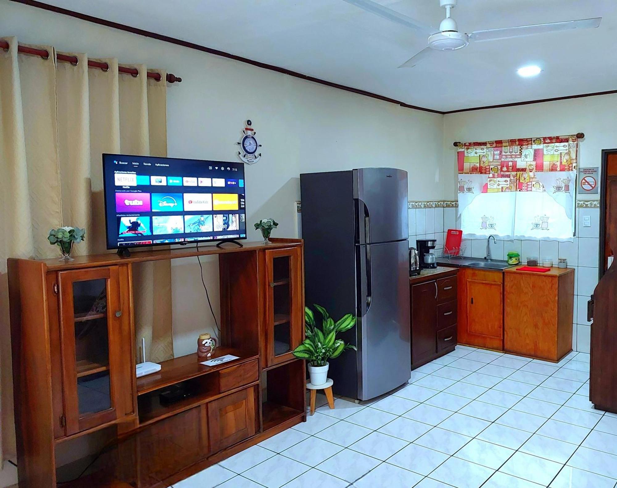 Casa Equipada En El Centro De Puntarenasヴィラ エクステリア 写真